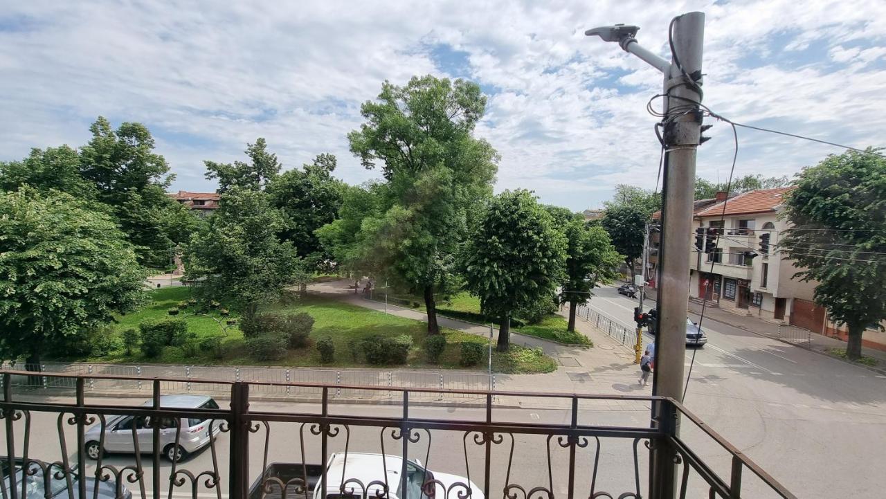 Отель Old Style Vratsa Экстерьер фото